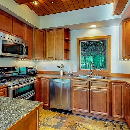 Woodland Hideaway In The Hills Villa Lake Stevens ภายนอก รูปภาพ